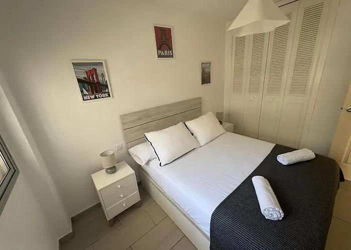 Acogedor Con Piscina En *