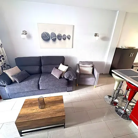 Apartamento Acogedor Con Piscina En *