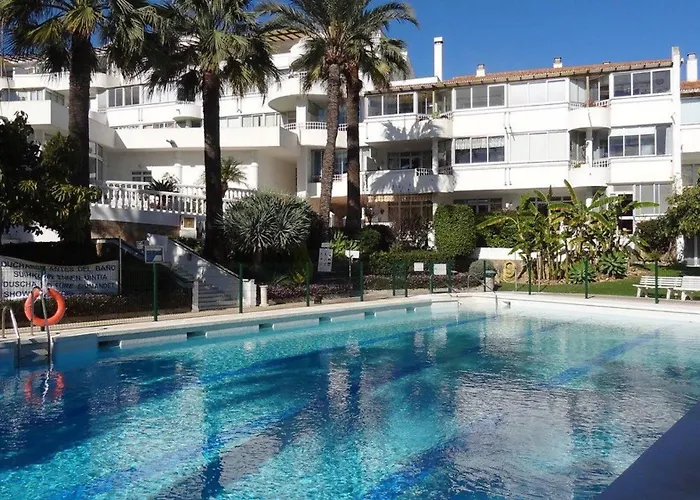 Acogedor Con Piscina En * Фуэнхирола