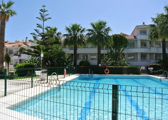 Апартаменты Acogedor Con Piscina En Фуэнхирола