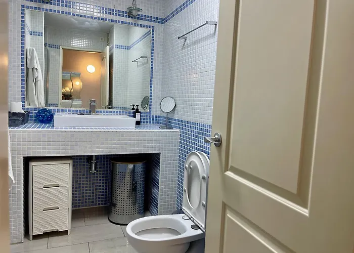 Acogedor Con Piscina En Фуэнхирола